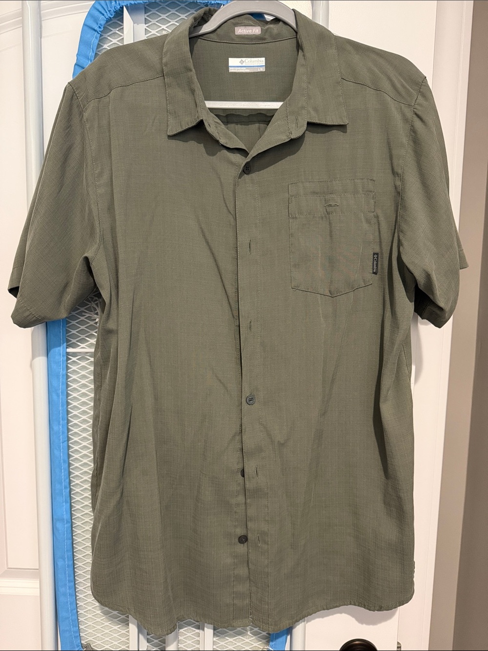 Men’s Columbia Olive Green Short-Sleeve Casual Button-Up Shirt